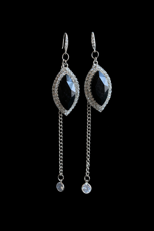 Boucles d'oreilles en pierres précieuses noires