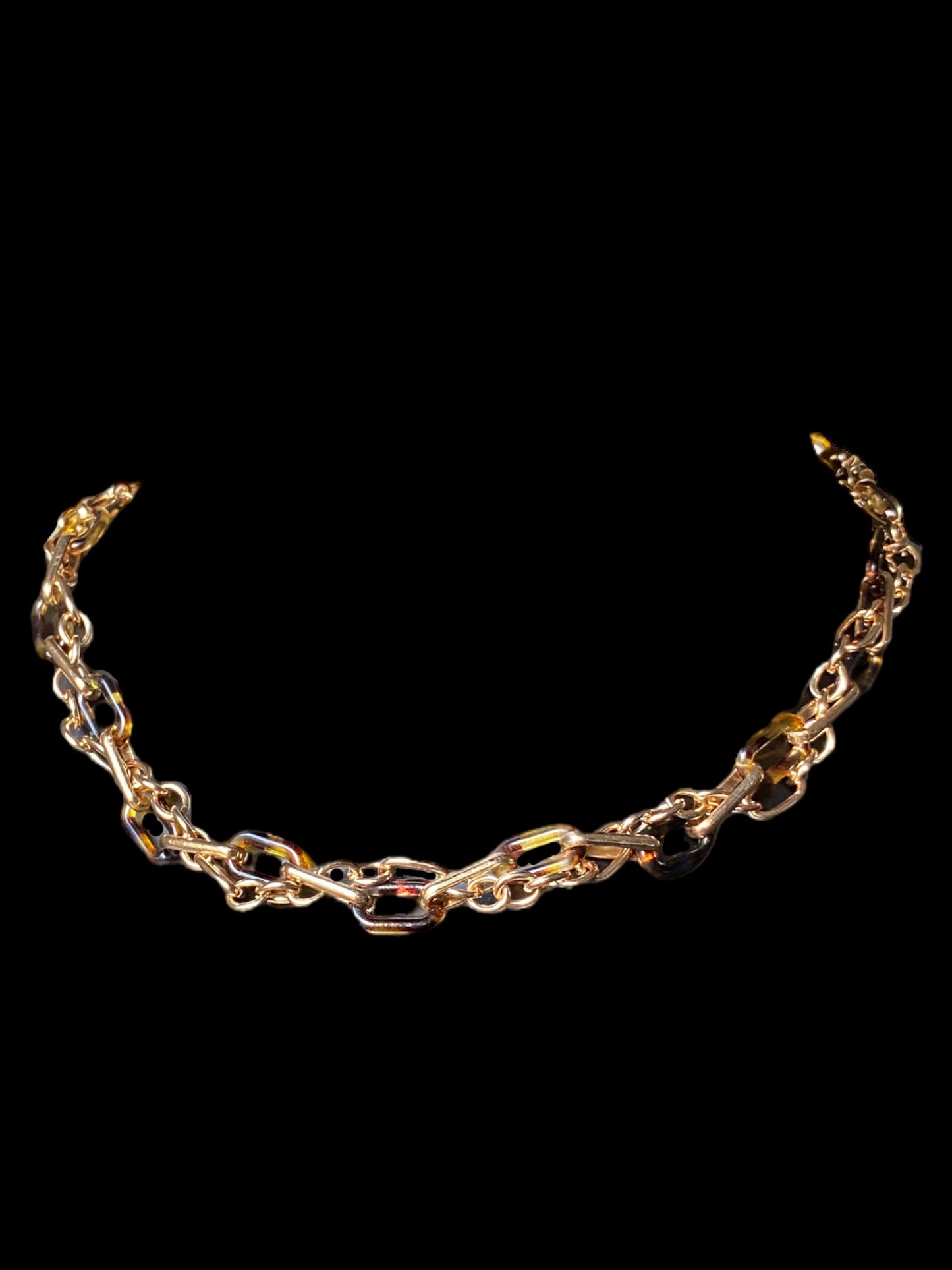 Chic Tortoise Choker