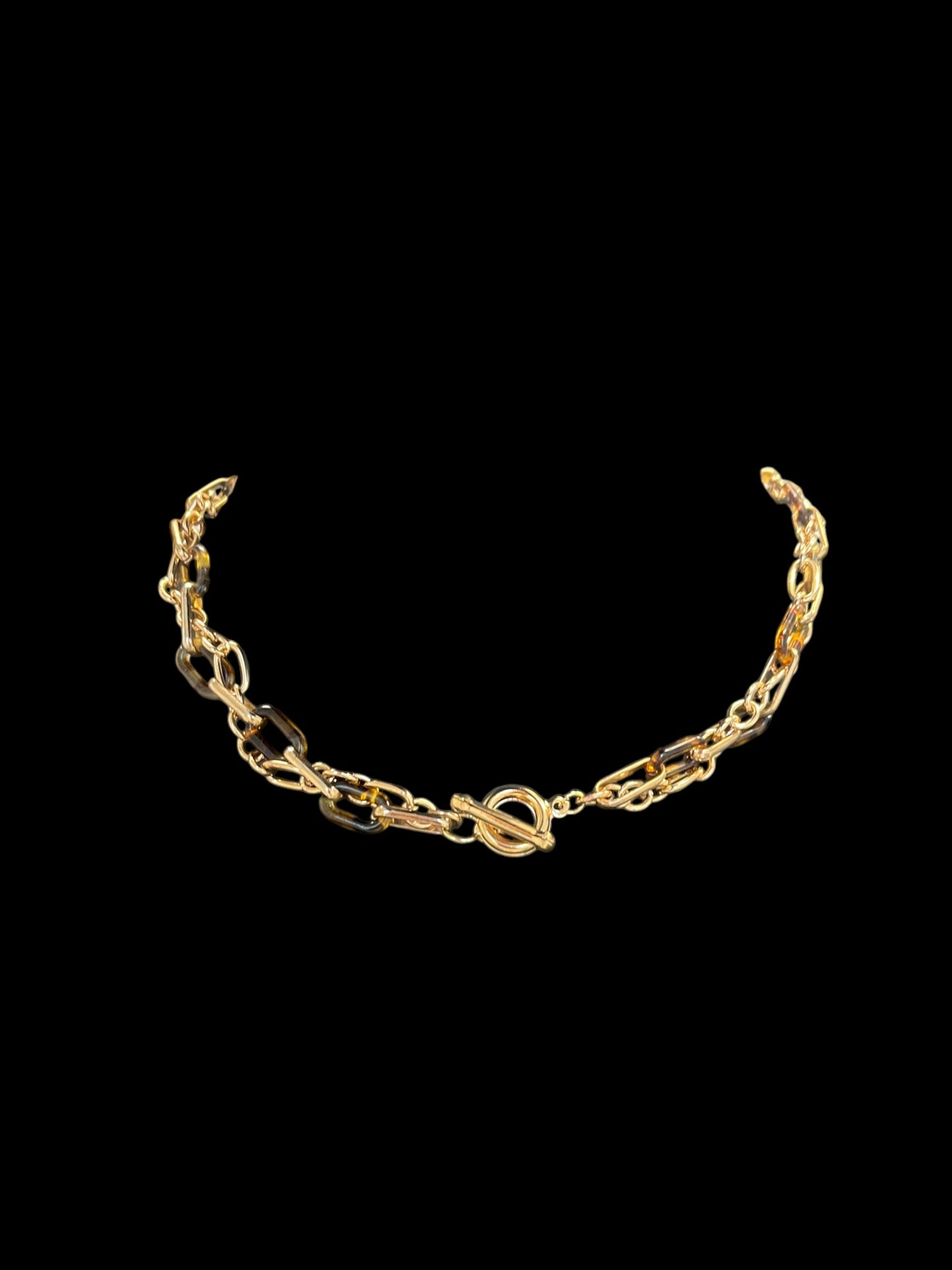 Chic Tortoise Choker
