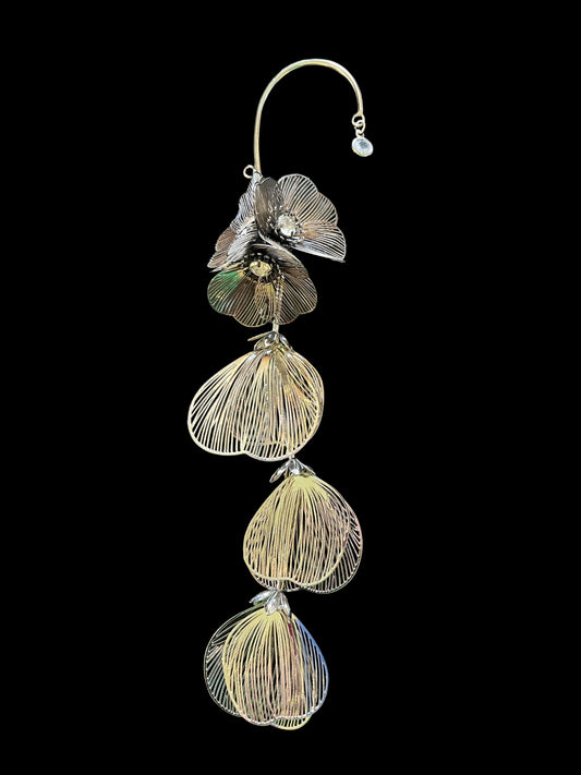 Boquet Earcuff